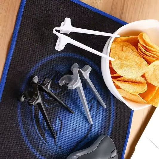 Finger Chopsticks for Gamer Gaming Snack Clips Plastic Chopstick Snack Food Finger Tongs Lazy Artifact Assistant Finger Tool
